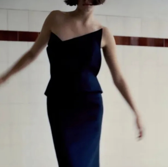 Zara Tops - NWT Zara Black Asymmetrical strapless top with menswear inspired button back